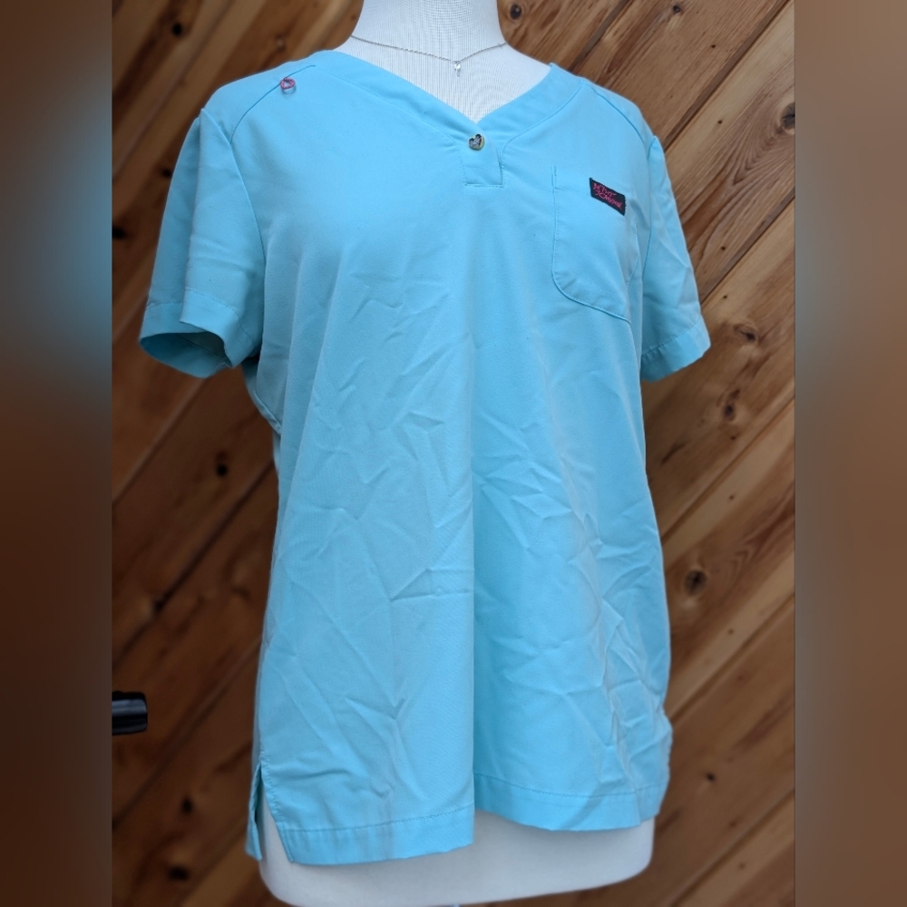 Betsey Johnson Fresh Mint Scrub Top